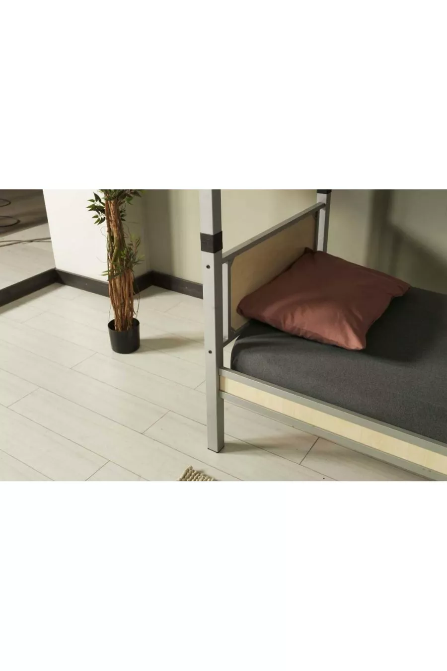 Lits superposés en bois pour dortoir