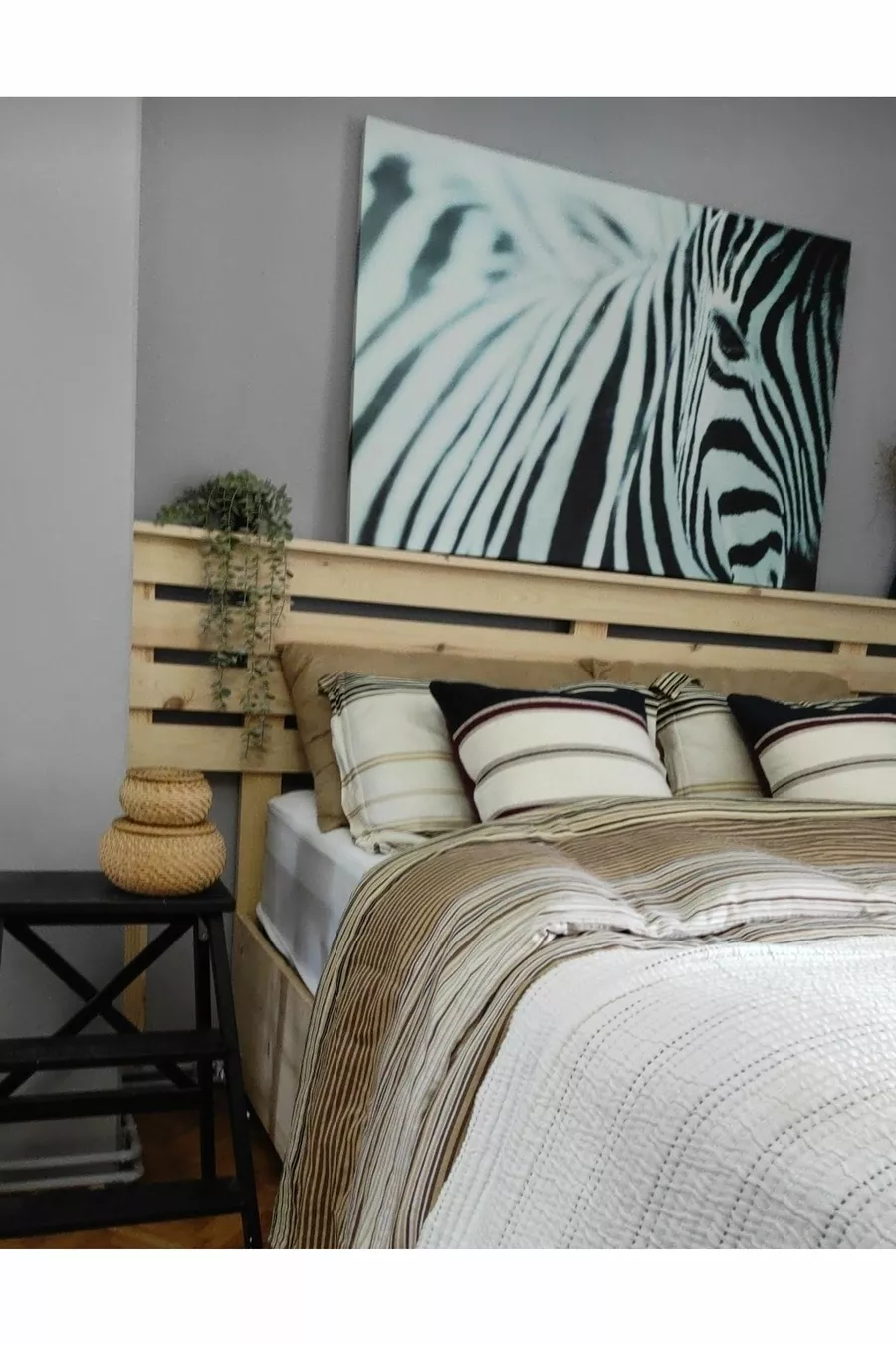 Tête de lit en bois