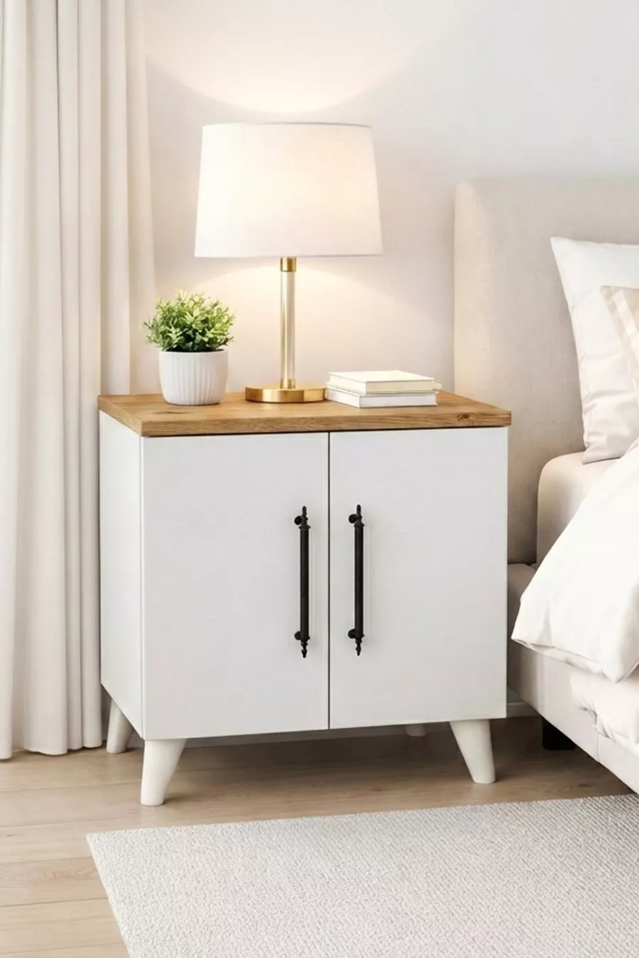 Table de chevet classique Lumen à 2 portes avec étagères, pin - blanc