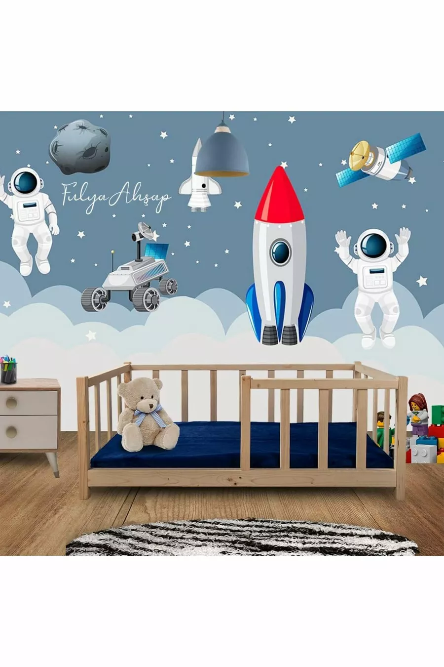 Lit pour enfant en bois massif naturel avec barres rondes