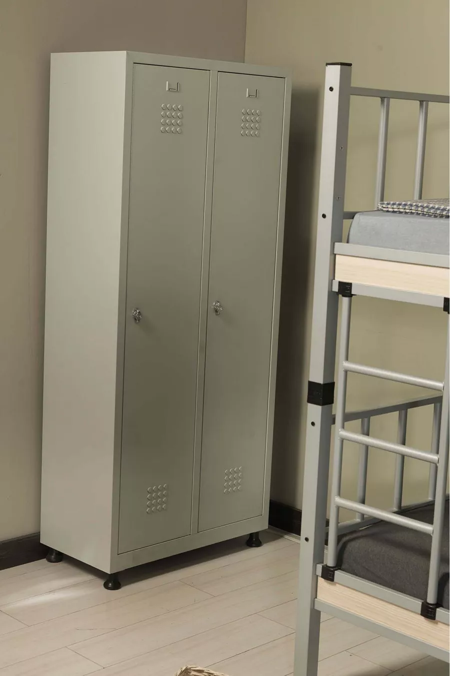 Chambre d'enfants Yurt avec lit superposé et lit simple en métal