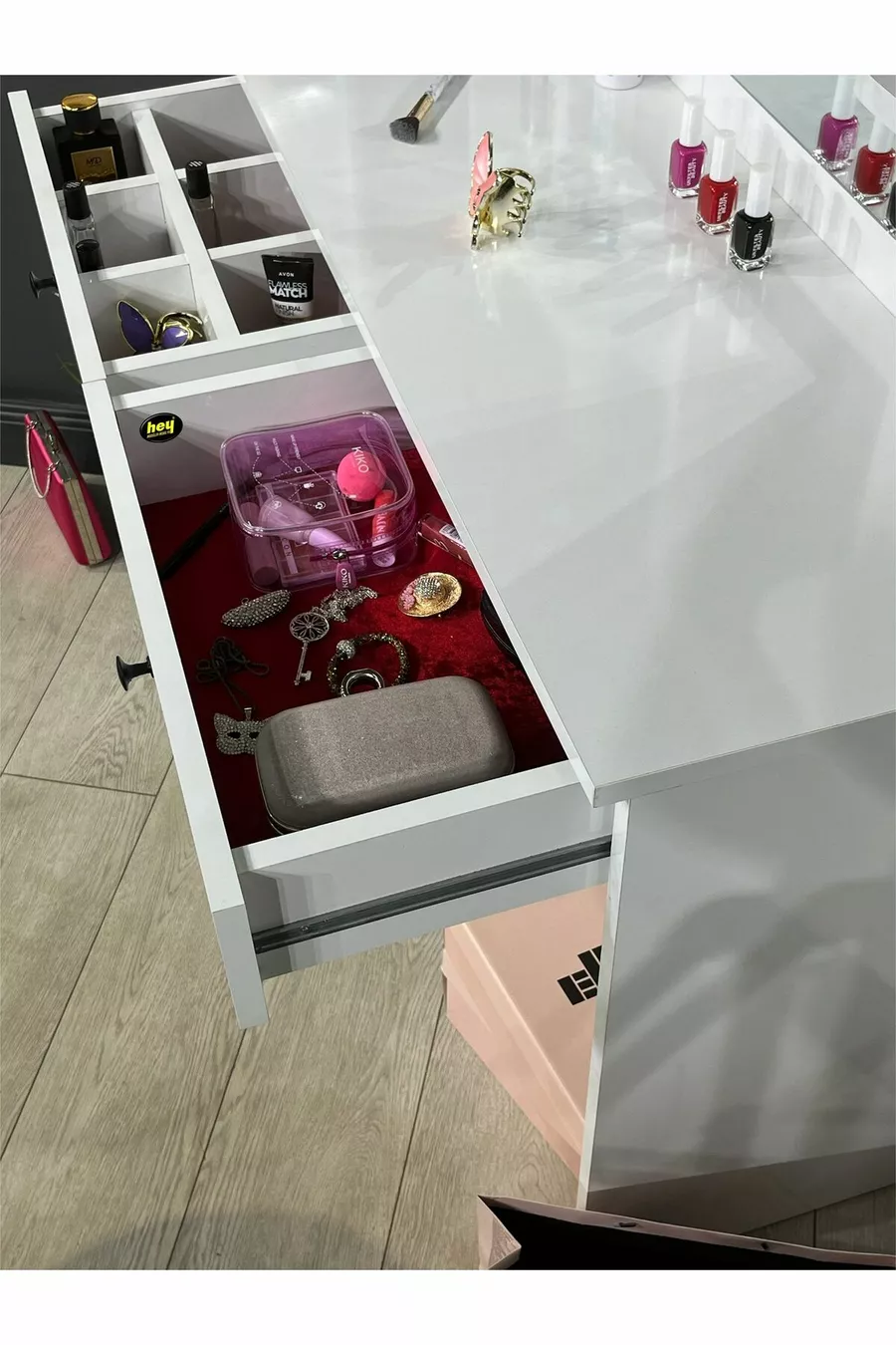 Coiffeuse avec miroir, table de toilette avec 2 tiroirs, organiseur de bijoux et étagère, blanc, cm