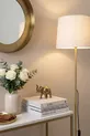 Lampadaire en métal à pied doré avec abat-jour crème Cora patiné pour salon, chambre à coucher & salle de séjour