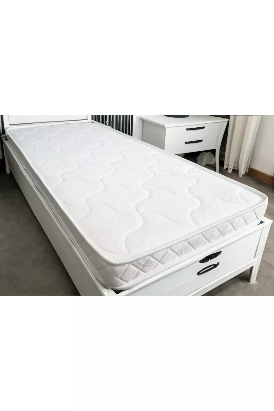 Matelas en mousse sans ressort avec tissu éponge