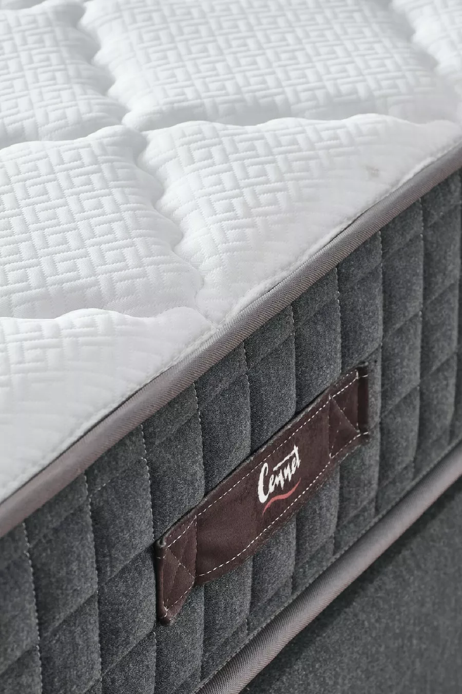 Matelas à ressorts individuel modèle Violette, système antibactérien et entièrement orthopédique