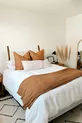 Ensemble de décoration de chambre à coucher en cuir Tête de lit Table de chevet Porte-revues Porte-plante