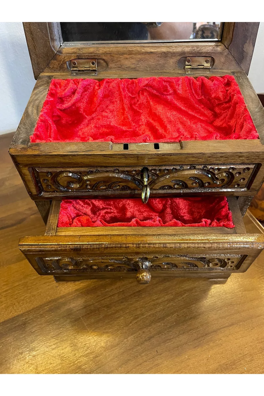 Coffre à deux tiroirs avec miroir et serrure en bois, hauteur cm