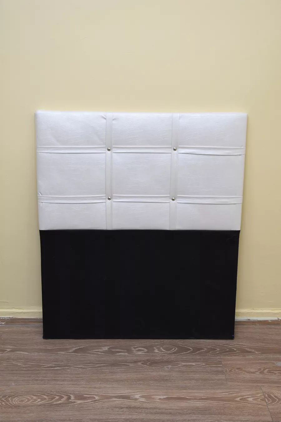Tête de lit simple en cuir synthétique blanc