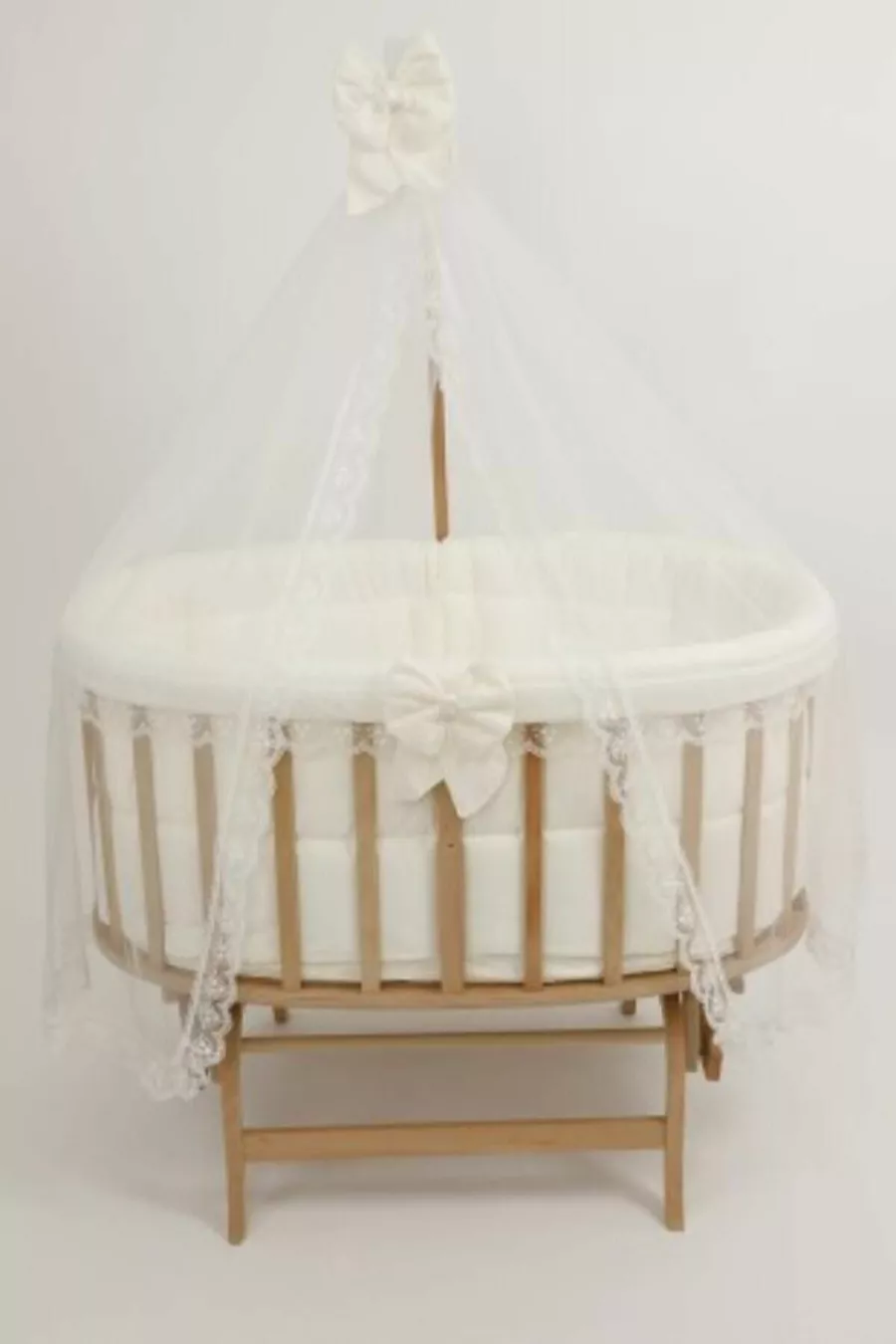 Berceau Amedan Beige avec Parure de Lit en Dentelle Française en Bois Massif