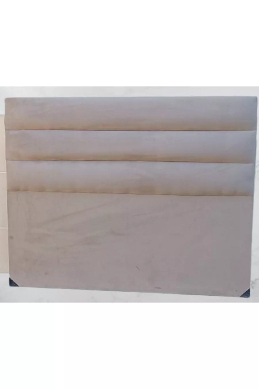 Titre DK Double Taille 'Lit Horizontal Tranché Tissu Crème en Poil de Poulain Fait Main