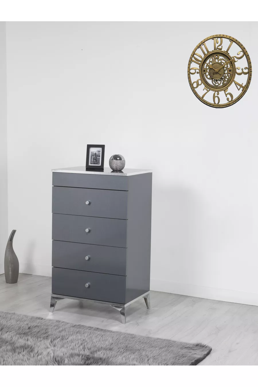 Arya Commode