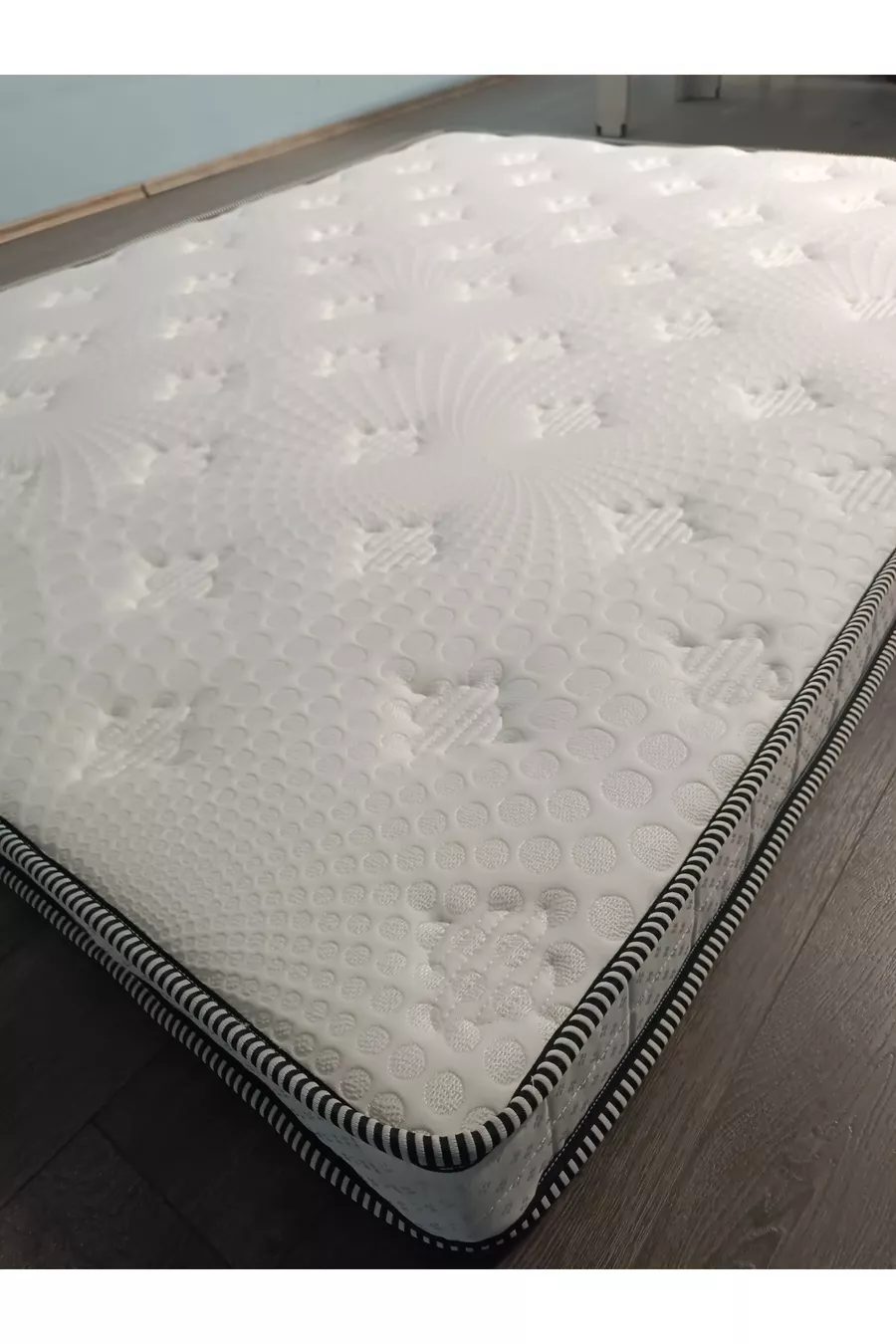 LIT EN MOUSSE PLIABLE CM ÉTAT OUVERT CM