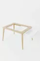 Table d'activités en bois avec chaises en bois, résistante à l'eau