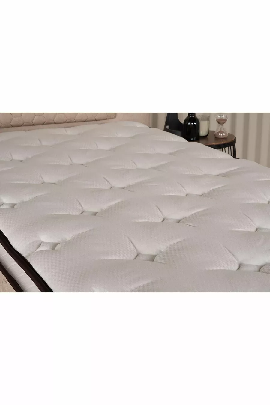 Orthopédie Lit orthopédique avec matelas à ressorts et coussin (CADRE ET TÊTE DE LIT NON INCLUS)