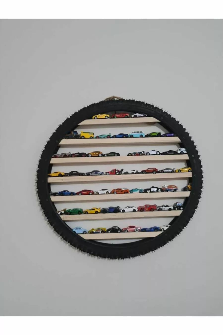 Étagère murale en forme de roue avec lumière jaune, décoration en bois, parking pour enfants en caoutchouc, lampe de nuit éducative Montessori