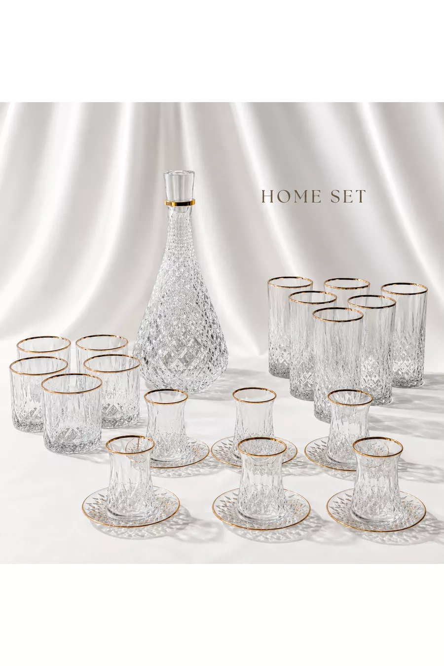 Set de Boissons en Verre Aspect Cristal  Pièces avec Détails Dorés | 1 Carafe, 6 Verres à Eau, 6 Verres à Boisson, 6 Verres à Thé, 6 Sous-tasses à Thé