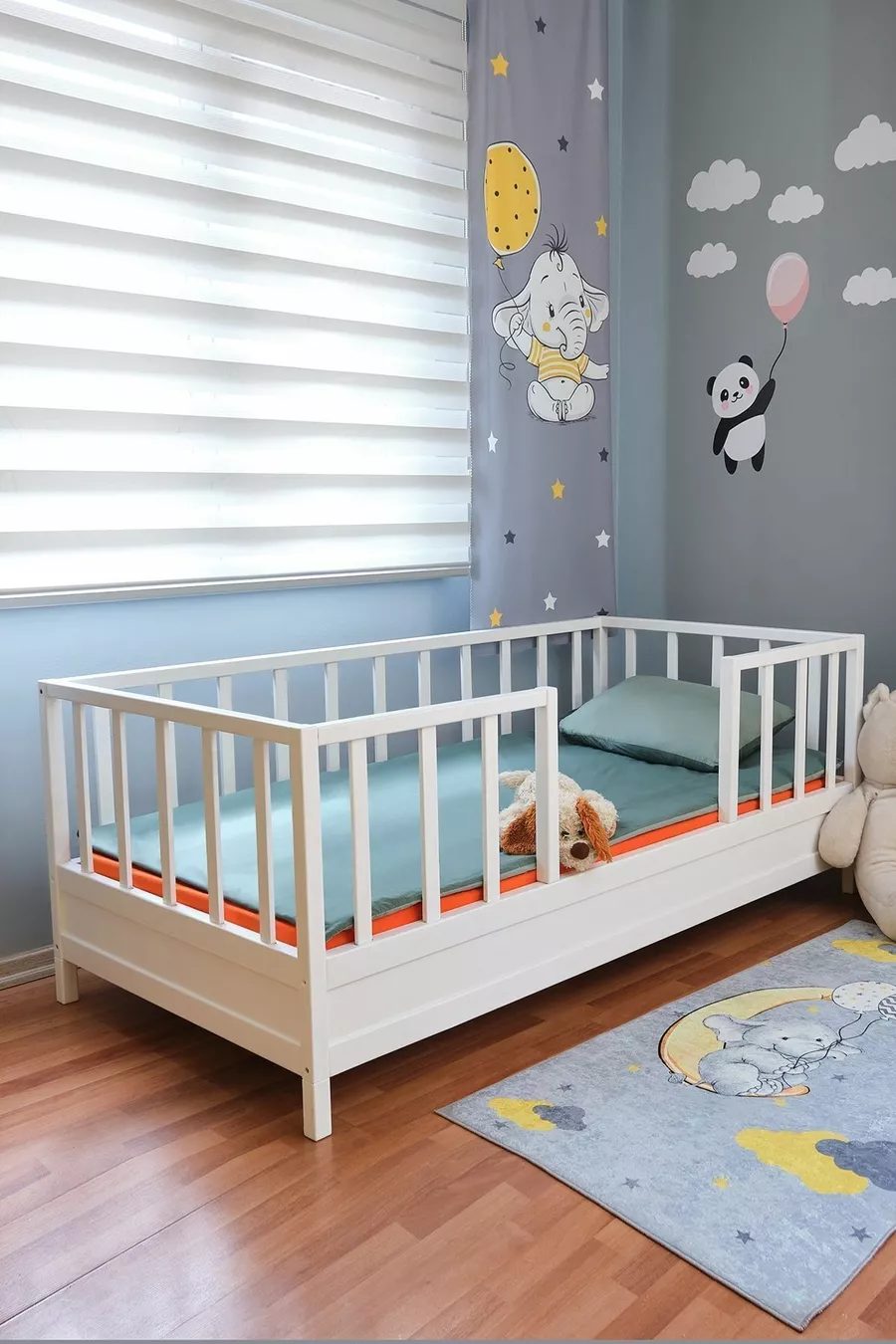 Lit pour bébé et enfant unisexe en bois naturel