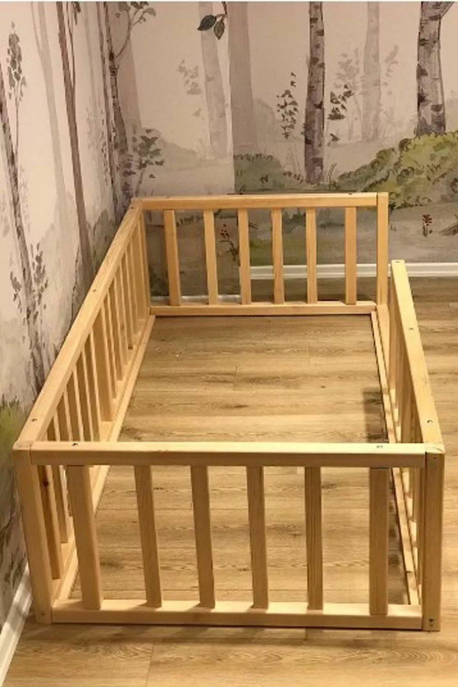 Lit pour bébé Montessori Markaawm en pin naturel