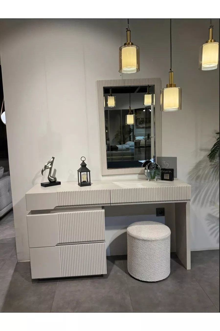 ENSEMBLE DE CHAMBRE AKRA 6 PORTES