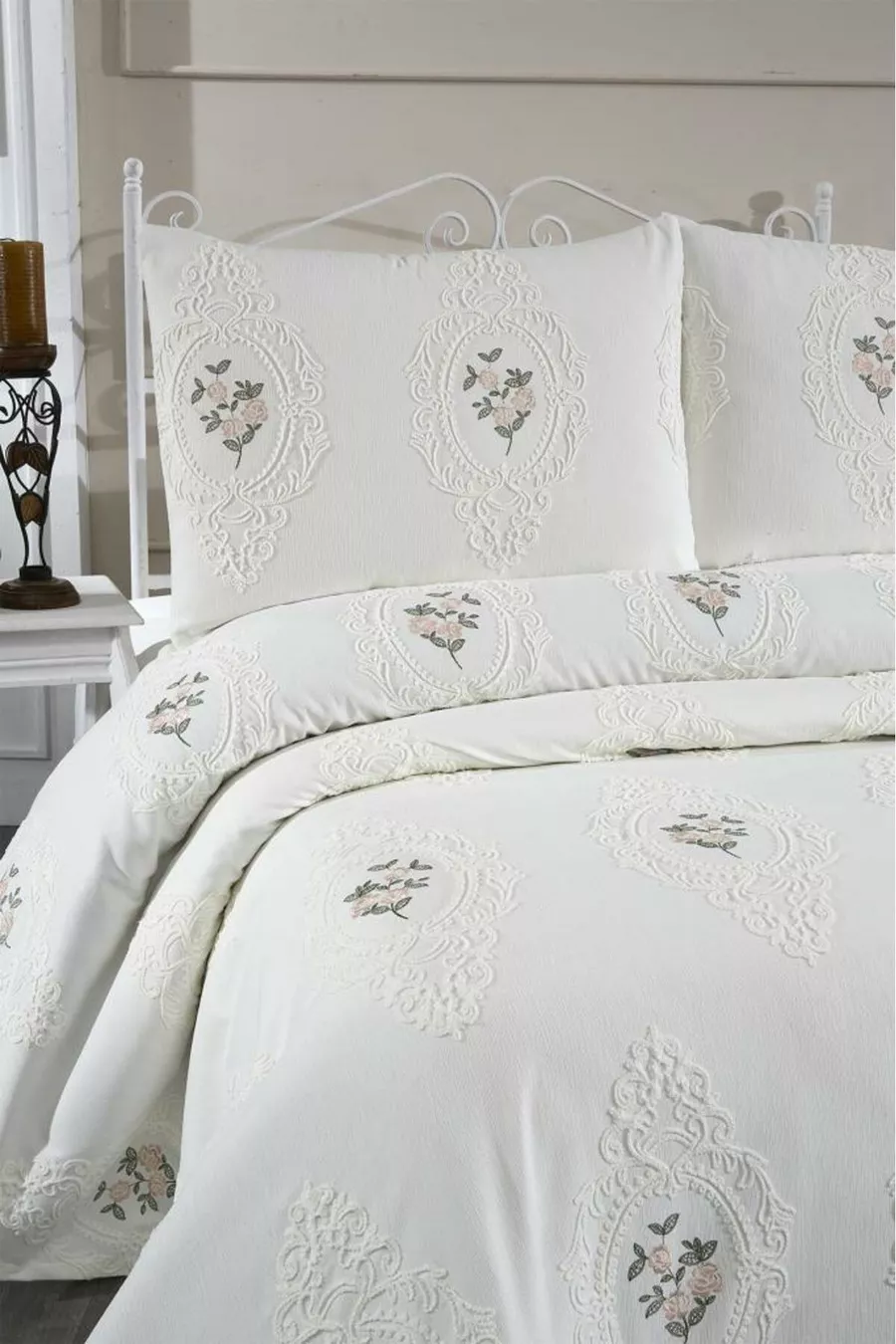 Housse de lit double 3 pièces en chenille brodée Gardenlove, couleur crème