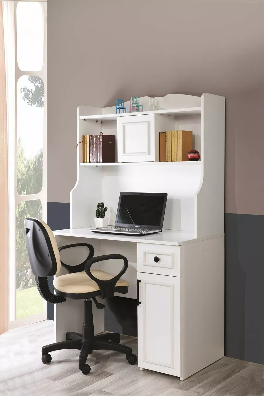 Ensemble de chambre Melis Genç Armoire Lit Bureau Commode Table de chevet