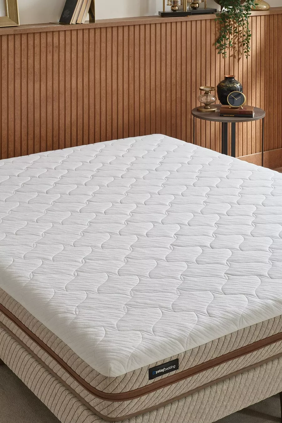 Matelas à ressorts ensachés orthopédique Sixty Plus +