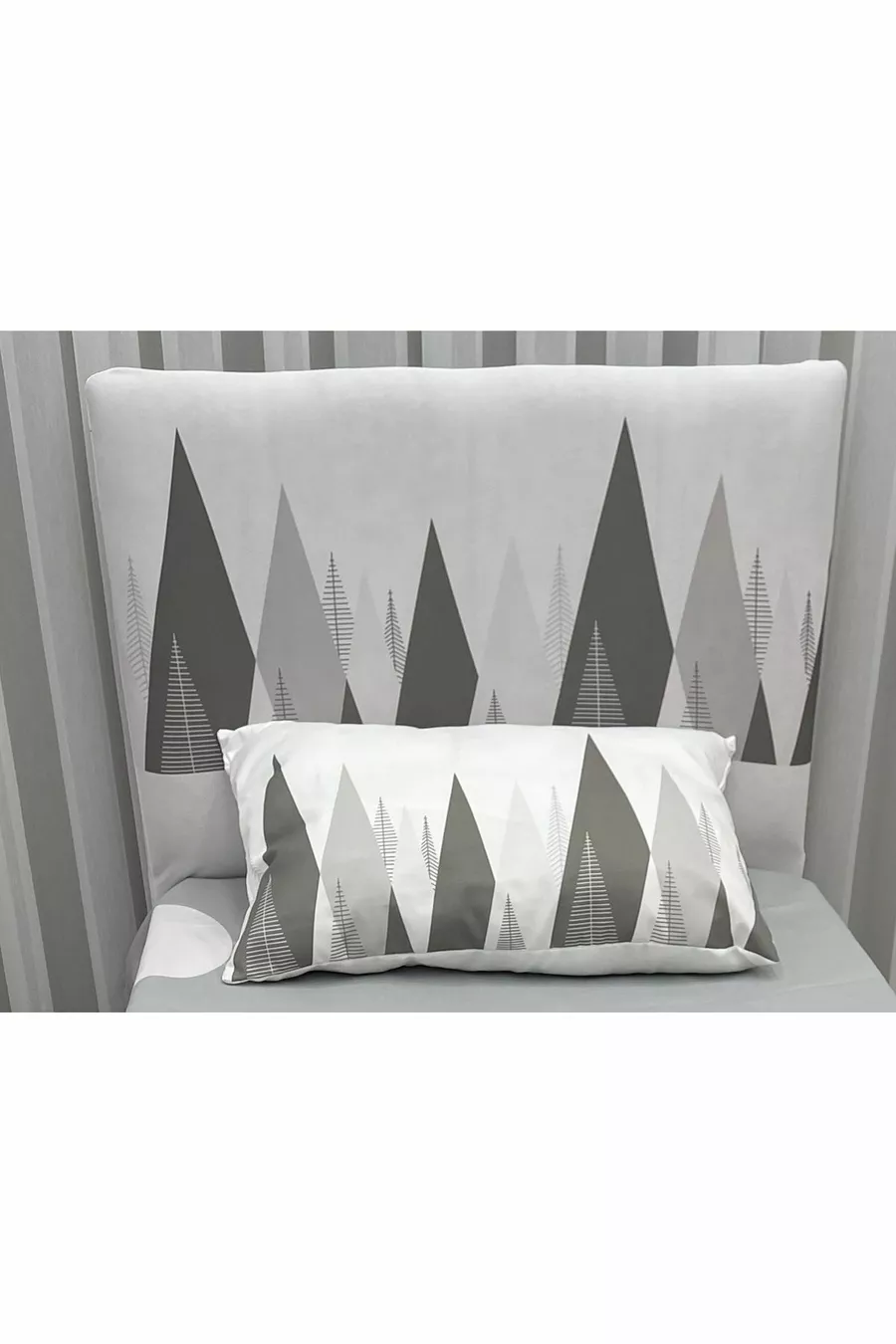Housse de tête de base des montagnes scandinaves