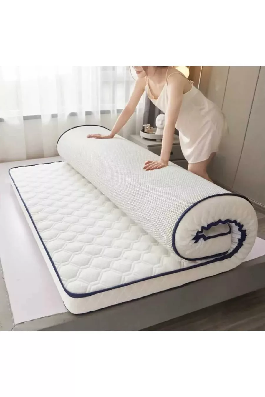Lit pliant portable avec fonction de couchage
