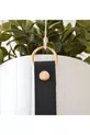 Ensemble de décoration de chambre à coucher en cuir : tête de lit, table de chevet, porte-revues et support pour plante