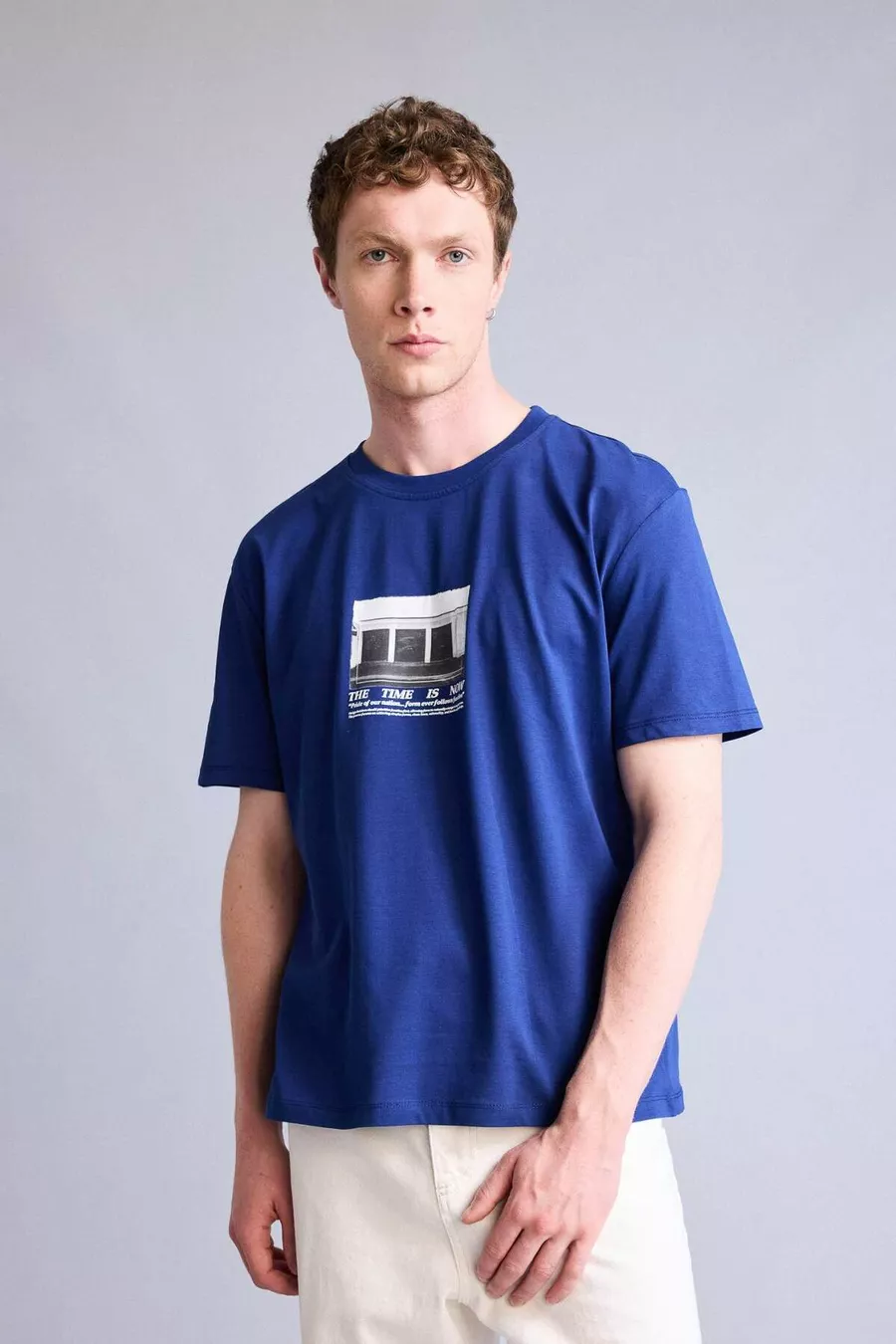 T-shirt basique en coton à  %, coupe boxy, col en V, effet délavé, manches courtes SM