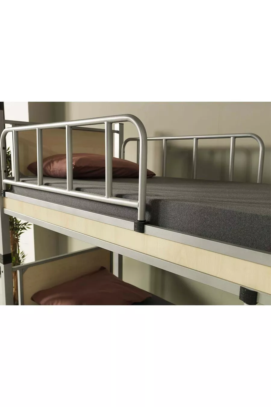 Chambre d'enfant Yurt avec lit superposé et lits en métal et bois