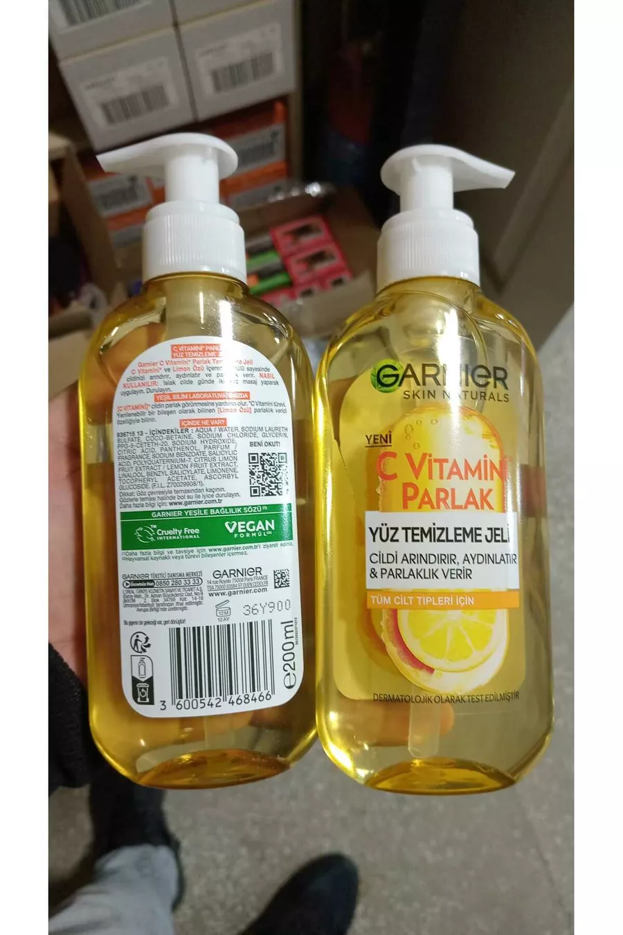 Nettoyant éclaircissant à la vitamine C  ml ×2 pièces