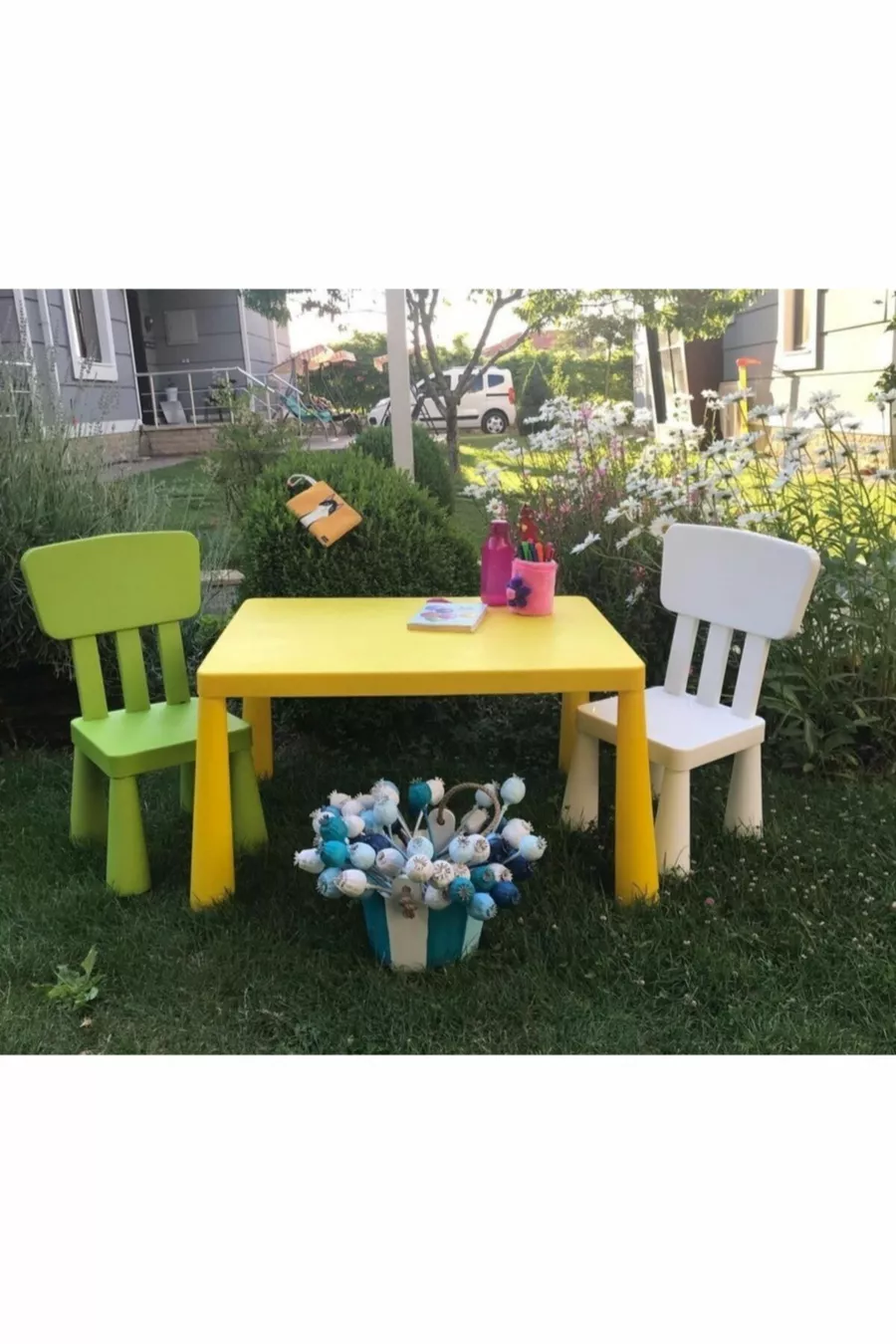 Table pour enfants Mammut jaune avec ensemble de chaises vertes et blanches