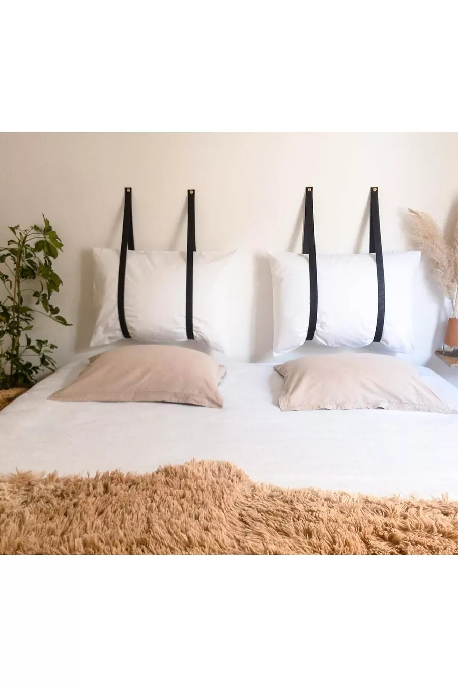 Ensemble de décoration de chambre à coucher en cuir : tête de lit, table de chevet, porte-revues et support pour plante