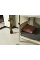 Chambre d'enfant Yurt avec lit superposé en métal et tête de lit en bois