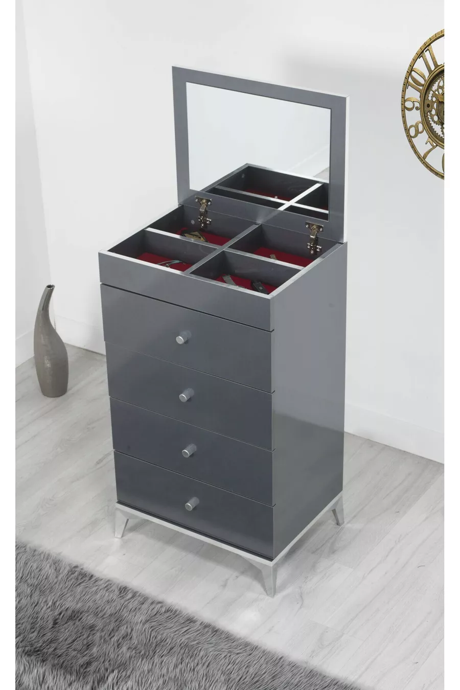 Arya Commode