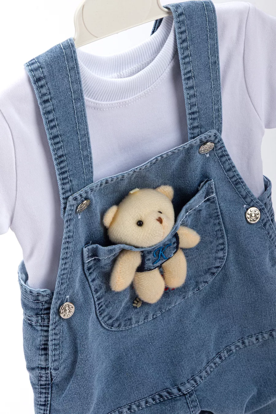 Ensemble Deux Pièces Salopette en Denim et T-shirt Blanc
