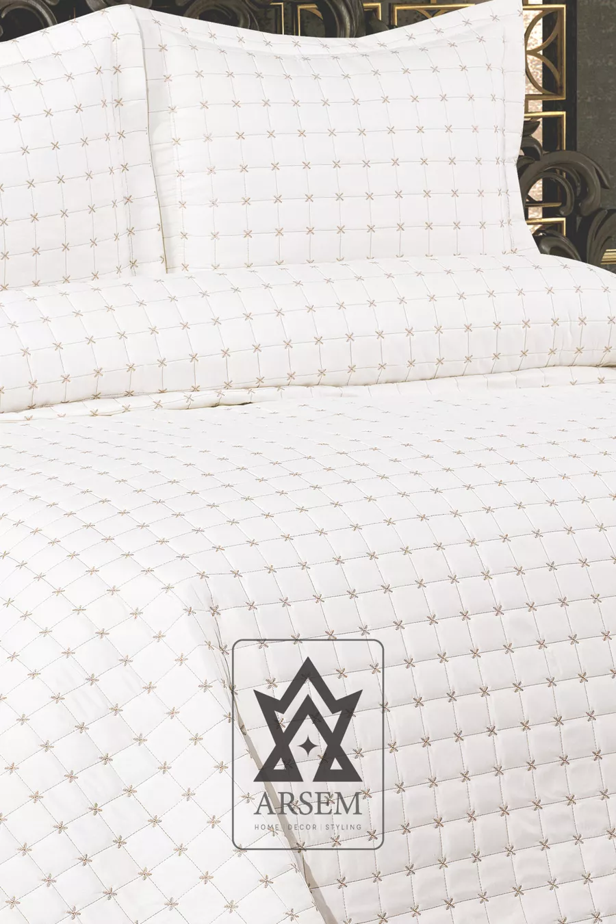 Couverture de lit matelassée en crème Hayal double brodée du fabricant