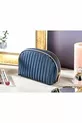 Trousse de maquillage légère et à texture douce
