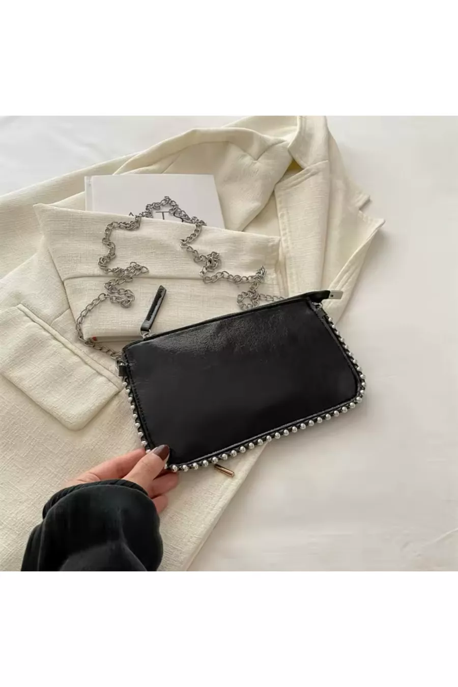 Sac à main et d'épaule pour femme noir avec un seul œil et mini perles