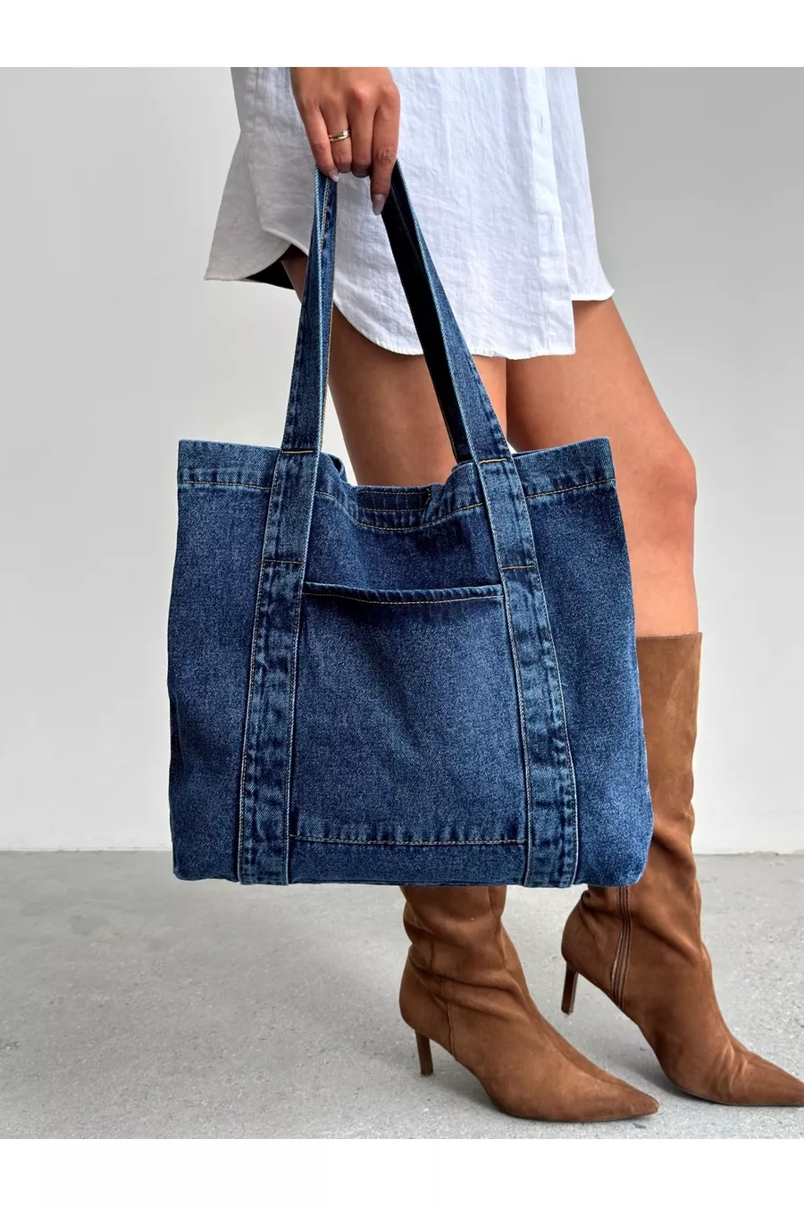 Sac en jean femme tendance modèle long à bretelles