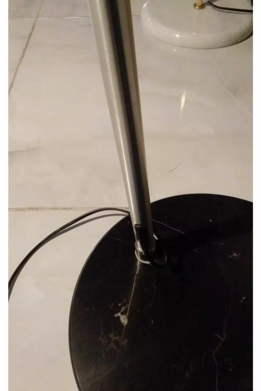 Lampadaire cou de chameau