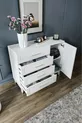 Commode moderne à 4 tiroirs avec volets et 1 porte, design moderne, porte en MDF, blanc argenté