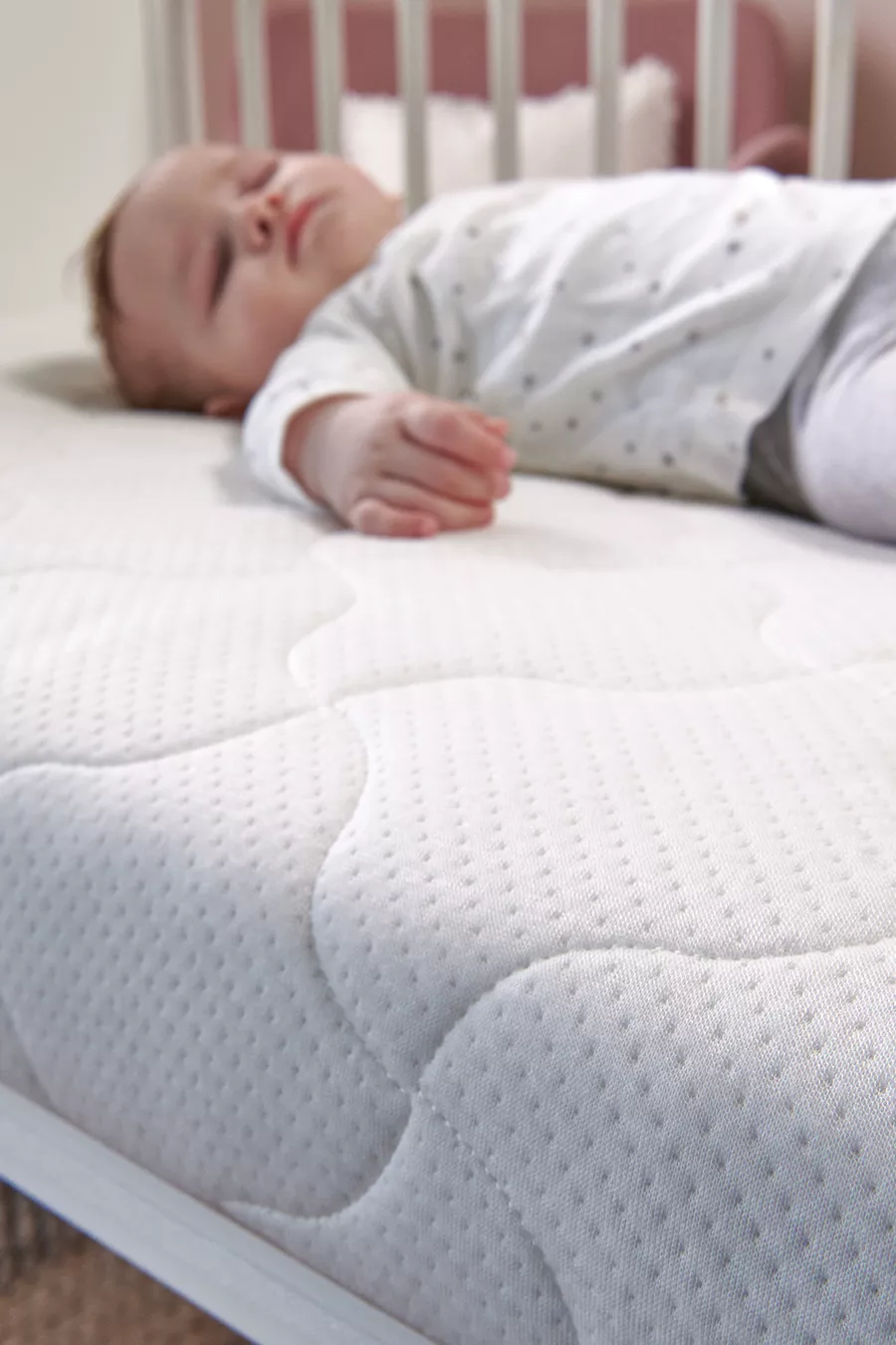 Matelas pour bébé en mousse lavable avec housse naturelle en coton