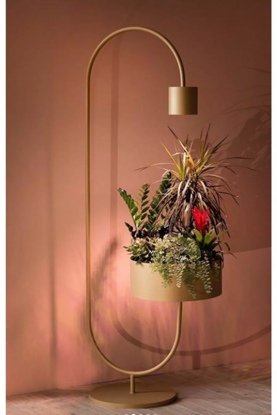 Lampadaire d'angle design spécial Mira avec support pour plantes et pot, lampadaire moderne design éclairage