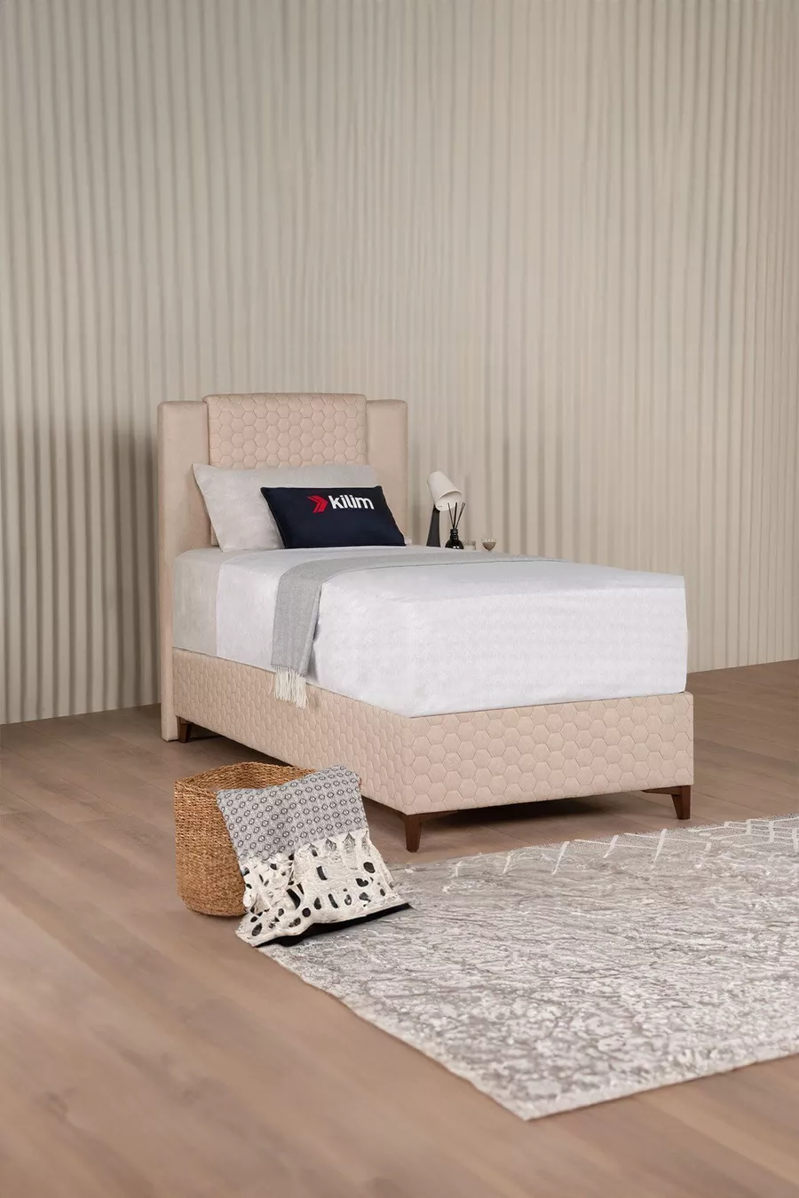 Orthopédie Lit orthopédique avec matelas à ressorts et coussin (CADRE ET TÊTE DE LIT NON INCLUS)