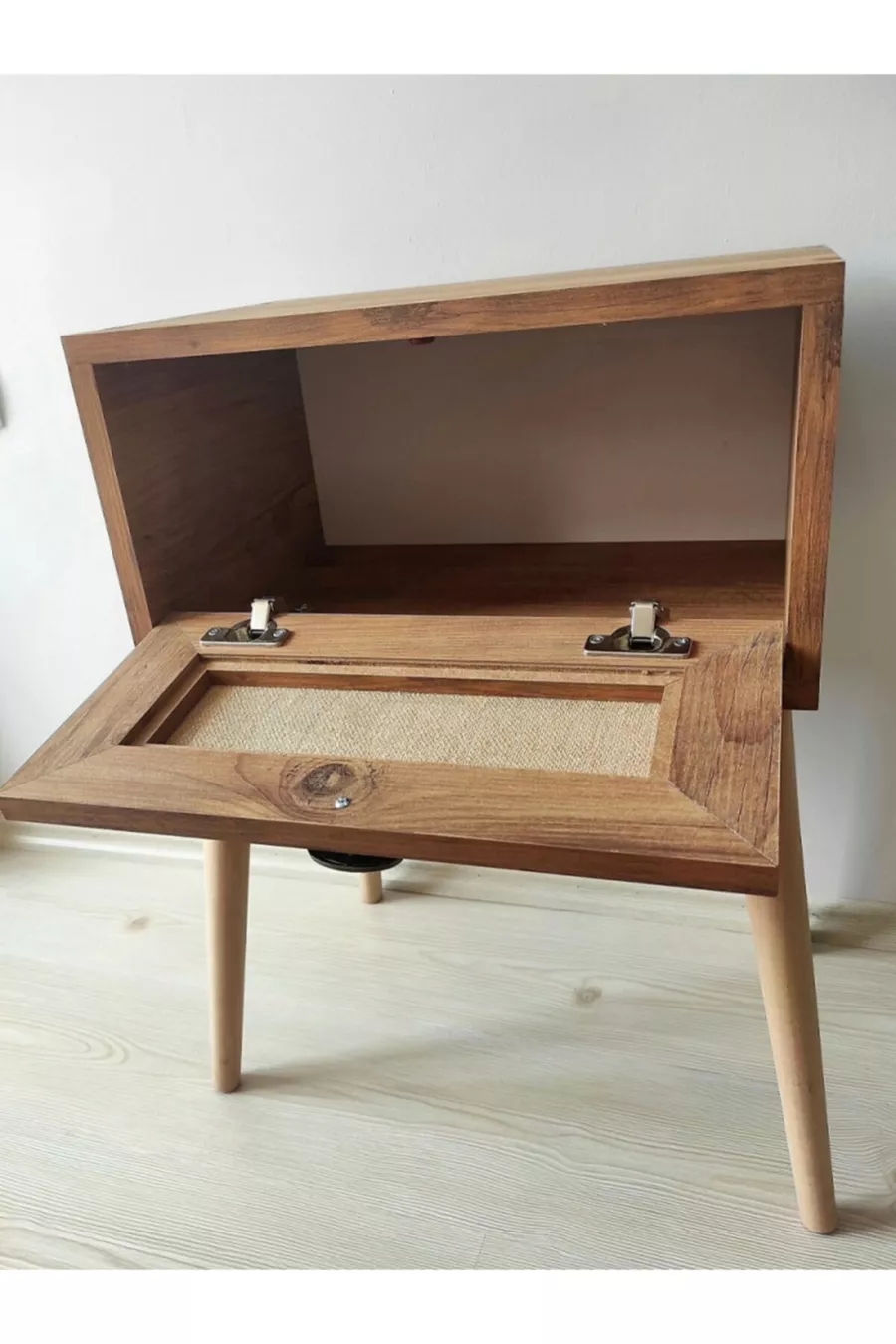 Table de chevet Rétro Table de chevet Modèle de chevet avec porte