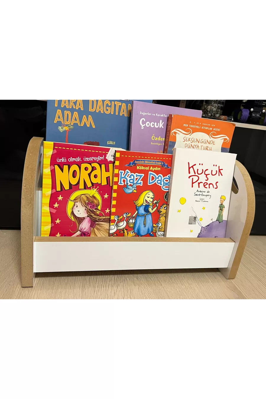 Bibliothèque Montessori en bois, très pratique