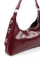 Sac à main et à épaule pour femme en cuir synthétique bordeaux à texture froissée, modèle , à un compartiment, forme baguette
