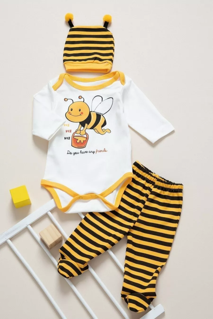 Ensemble de 3 bodys unisexes pour bébé jaune avec des abeilles